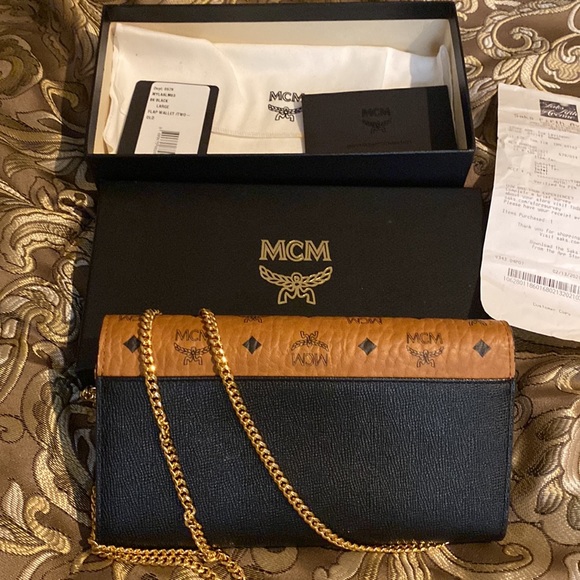 MCM flap wallet/purse - Picture 4 of 6